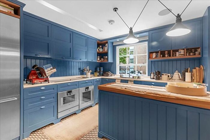 4 Bedroom Town House To Rent In Vicarage Gate, London, W8