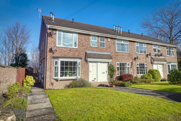 2 Bedroom Flat To Rent In Fieldway Close, Rodley, Leeds, LS13