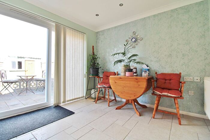 3 Bedroom Link Detached House For Sale In Kestrel Close, Stubbington, PO14