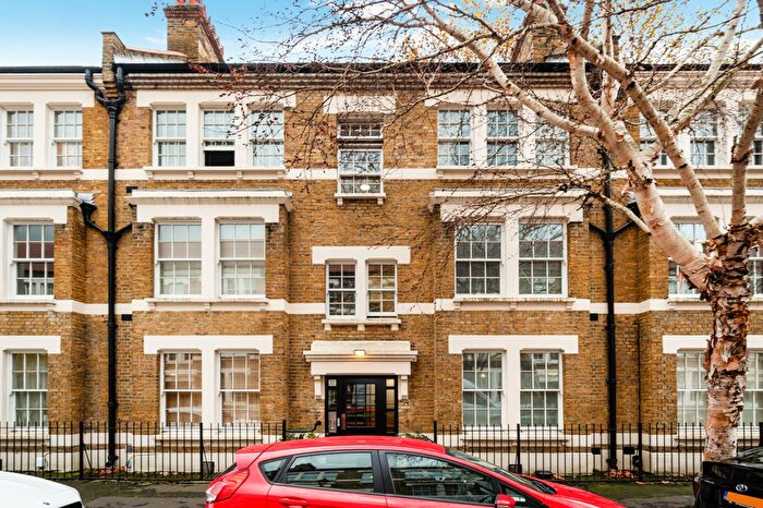 3 Bedroom Flat To Rent In Mitre Road, London, SE1