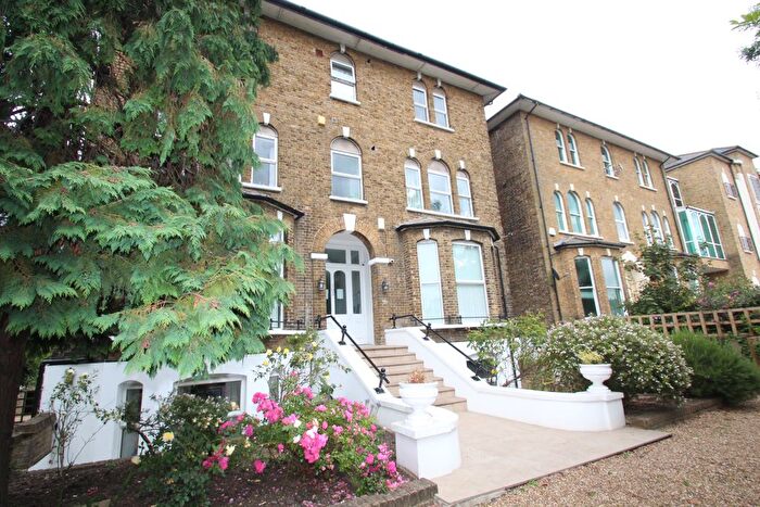 2 Bedroom Flat To Rent In Addiscombe Road, Croydon, CR0