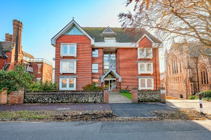 2 Bedroom Flat To Rent In Carlisle Road, Eastbourne, East Sussex, BN21