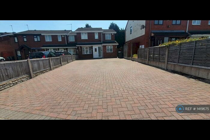 3 Bedroom Detached House To Rent In Weston Drive, Tipton, DY4