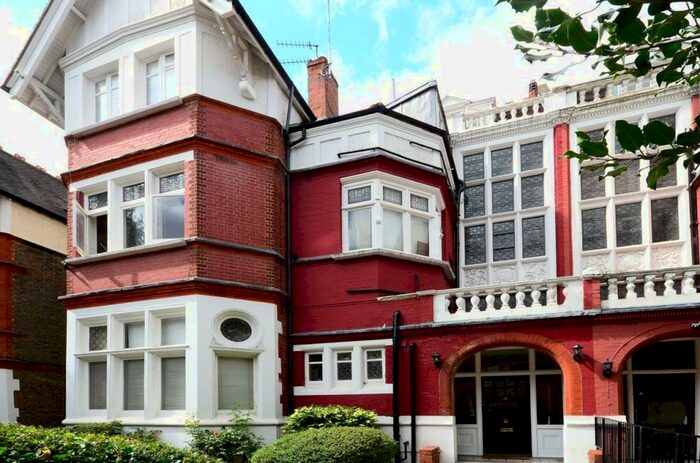 Studio To Rent In Frognal, London, NW3