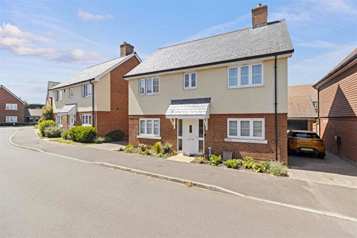 5 Bedroom Detached House For Sale In Trefoil Road, Hellingly, Hailsham, BN27
