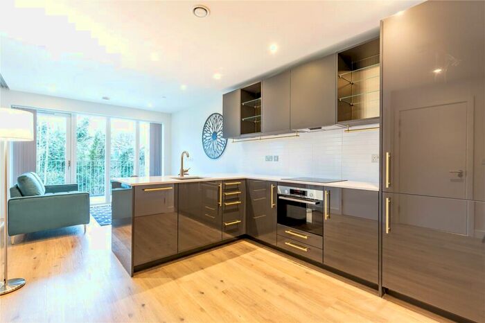 2 Bedroom Apartment To Rent In Alington House, Mary Neuner Road, Clarendon, N8