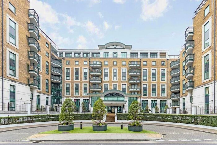 2 Bedroom Flat To Rent In Beckford Close, Warwick Road, London, W14