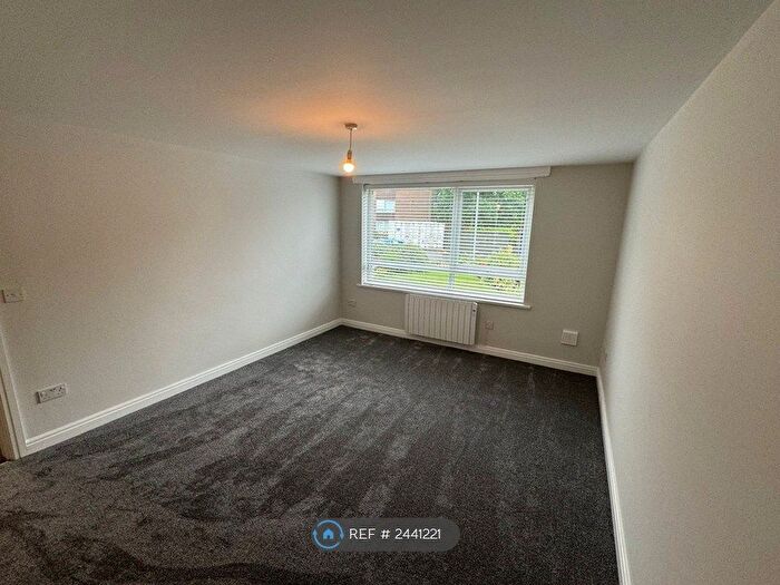 1 Bedroom Flat To Rent In Milwain House, Stockport, SK4