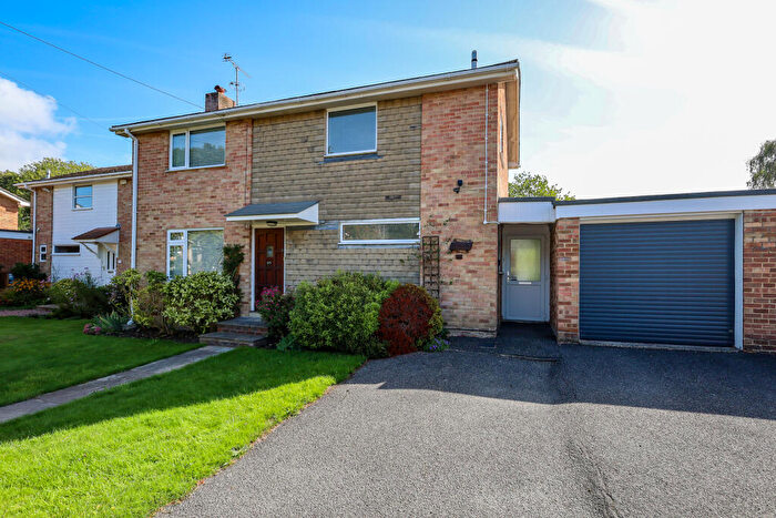 3 Bedroom Detached House For Sale In Patrick's Copse Road, Liss, Hampshire, GU33