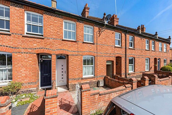 3 Bedroom Terraced House For Sale In Kidmore End Road, Emmer Green, Reading, RG4