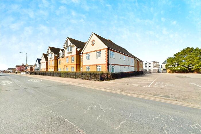 2 Bedroom Flat To Rent In Tankerton Road, Whitstable, Kent, CT5
