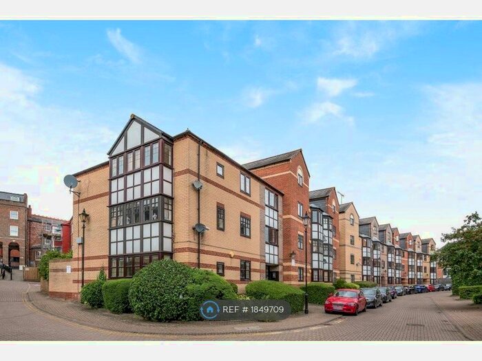 2 Bedroom Flat To Rent In Holybrook, Reading, RG1