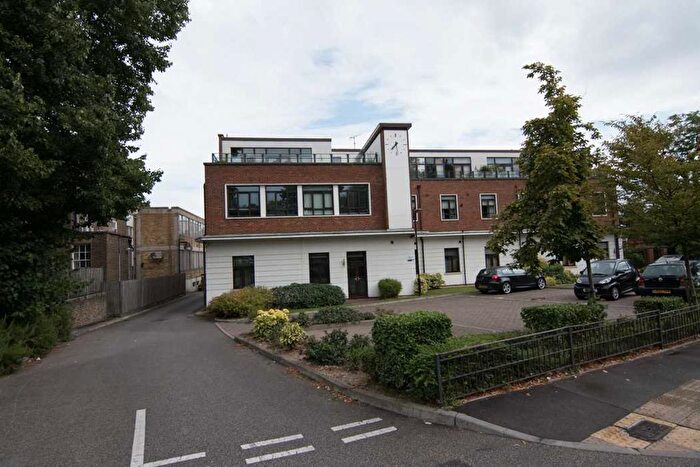 1 Bedroom Terraced House To Rent In High Road, London, E18