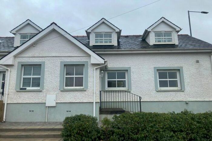 2 Bedroom Property To Rent In Rhydargaeau, Caerfyrddin, SA32