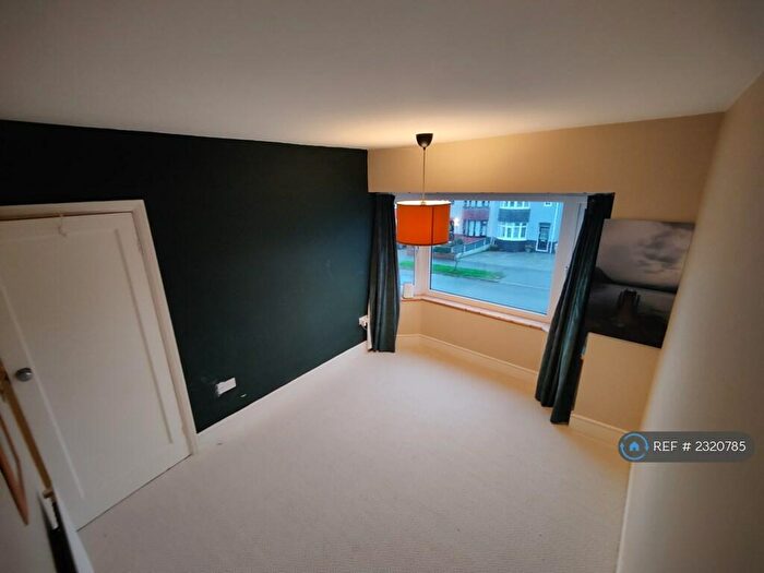 3 Bedroom Semi-Detached House To Rent In Basegreen Crescent, Sheffield, S12