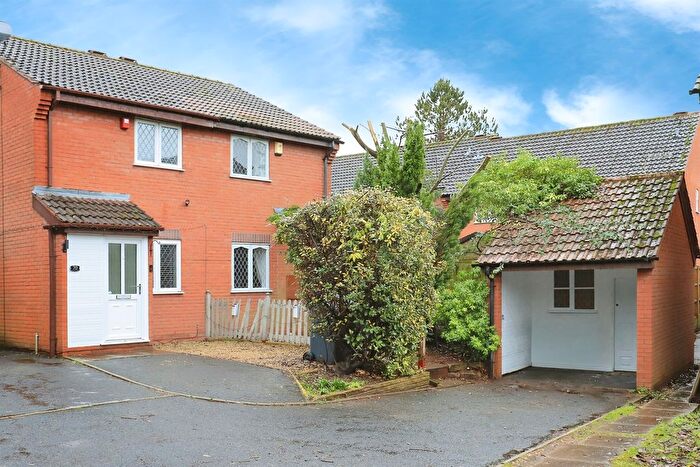 2 Bedroom Semi Detached House For Sale In Whinchat Grove, Kidderminster, DY10
