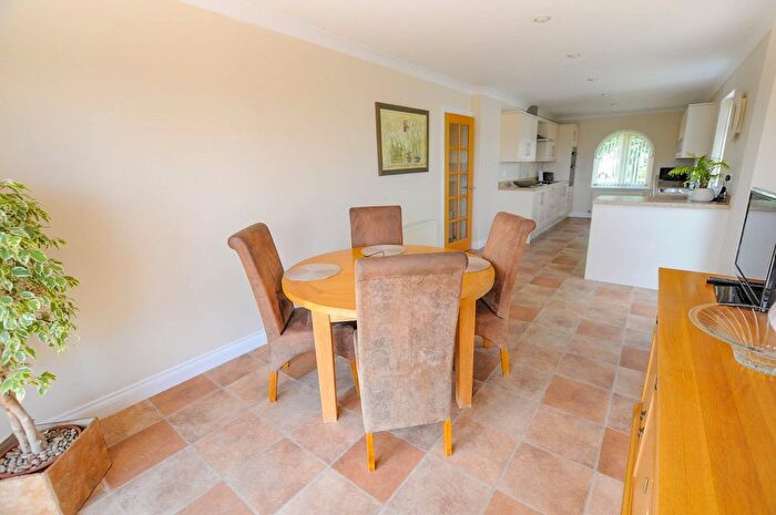 3 Bedroom Bungalow For Sale In Fernway Close, Wimborne, BH21