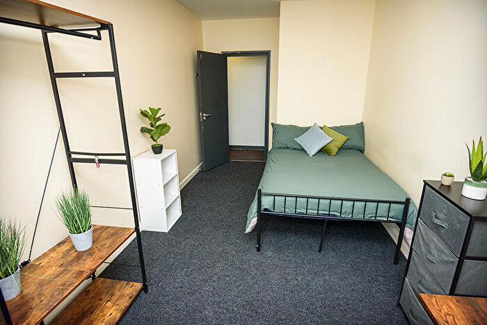 2 Bedroom Flat To Rent In Goldsmith Street Flat, Royal House, Nottingham, NG1