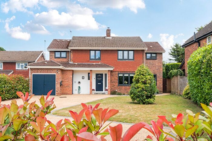 5 Bedroom Detached House For Sale In Chappell Close, Liphook, GU30