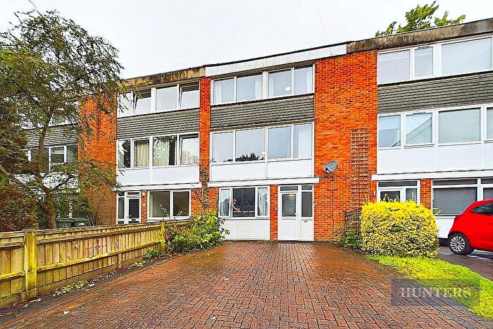 6 Bedroom Terraced House For Sale In Sparkford Close, Winchester, SO22