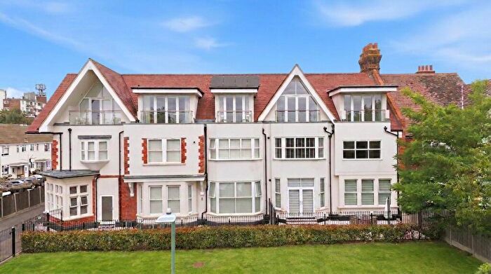 2 Bedroom Apartment For Sale In St. Hildas Mews, Westcliff-on-Sea, Essex, SS0