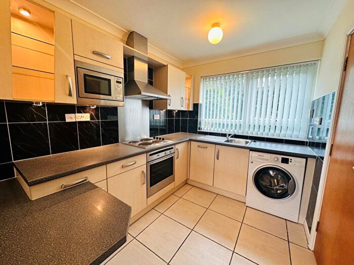 2 Bedroom Apartment To Rent In Elm Close, Mapperley Park, Nottingham, NG3