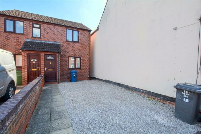 2 Bedroom Maisonette To Rent In Orchard Street, Kettlebrook, Tamworth, Staffordshire, B77
