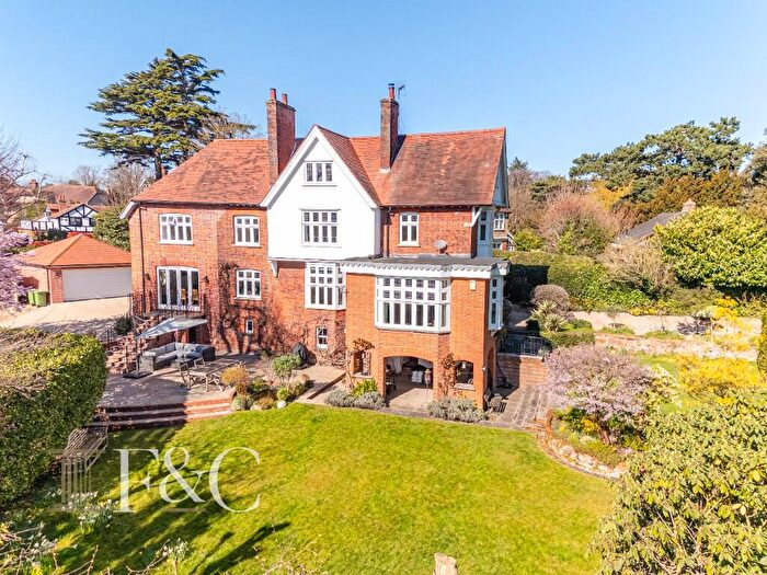 6 Bedroom Detached House For Sale In St. Catherines Road, Broxbourne, EN10