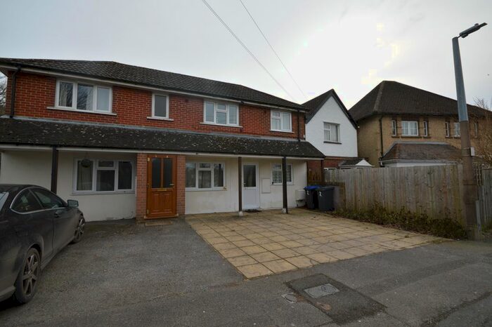 2 Bedroom Flat To Rent In Roman Road, Salisbury, SP2