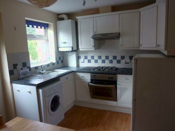 2 Bedroom Apartment To Rent In Carlton Close, Loughborough, LE11