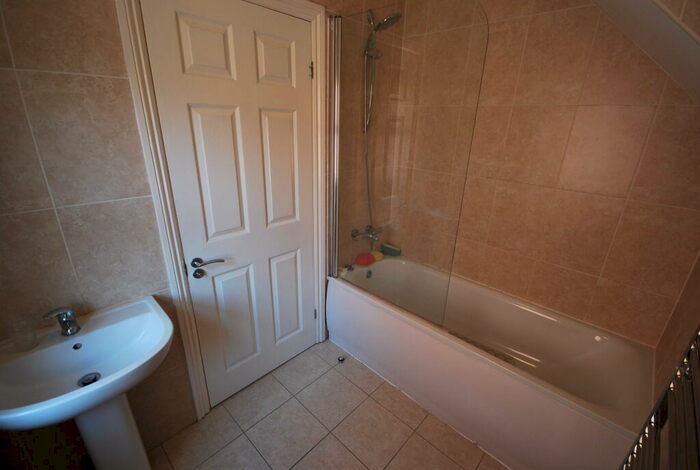 2 Bedroom Apartment To Rent In Wolseley Gardens, Jesmond Vale, Newcastle Upon Tyne, NE2