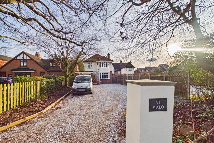 3 Bedroom Detached House For Sale In London Road, Bracknell, Berkshire, RG12