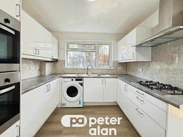 5 Bedroom House To Rent In Strathnairn Street, CF24