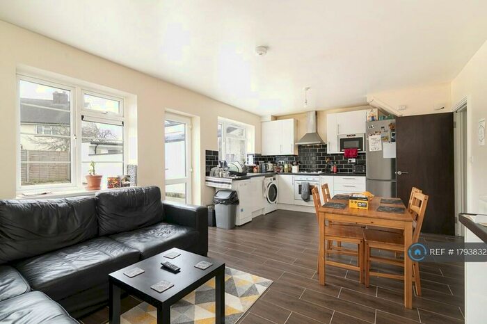 4 Bedroom Semi-Detached House To Rent In Argyle Road, London, E15