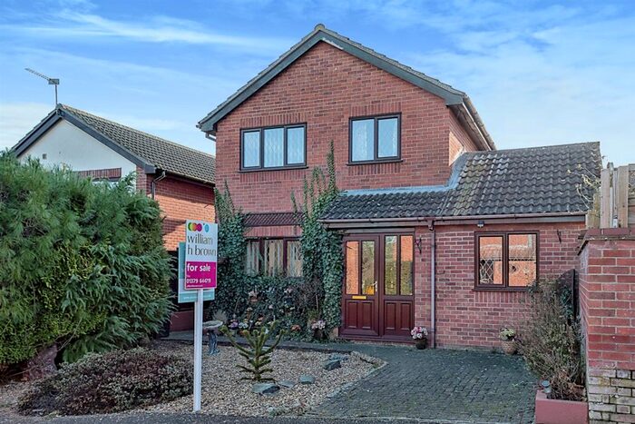 3 Bedroom Detached House For Sale In Henry Ward Road, Harleston, IP20