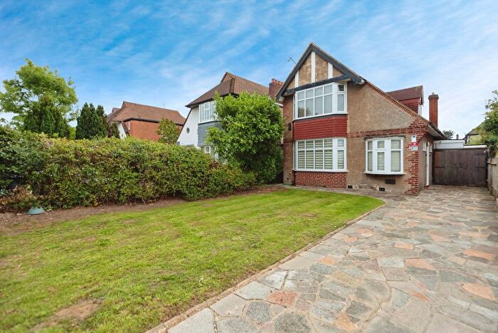 3 Bedroom Detached House For Sale In Malden Way, New Malden, Surrey, KT3