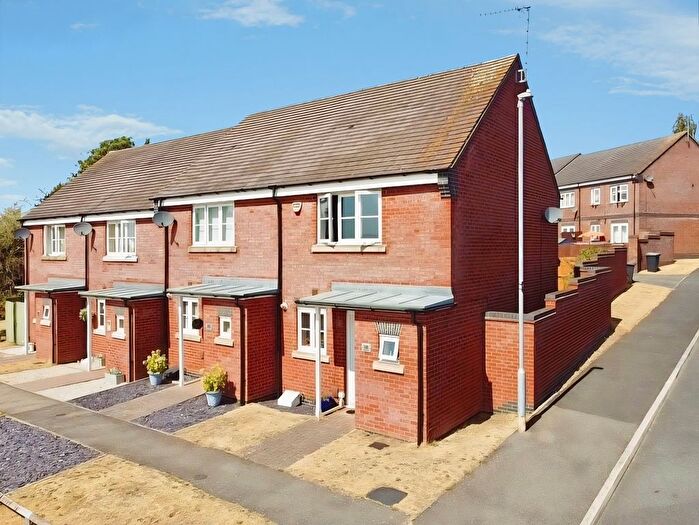2 Bedroom End Of Terrace House For Sale In Omaha Drive, Hinckley, Leicestershire, LE10