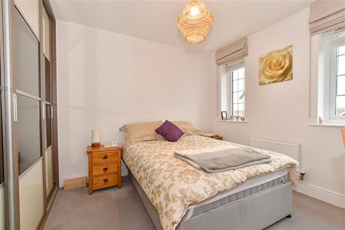 2 Bedroom Flat For Sale In Tilney Drive, Horsham, West Sussex, RH12