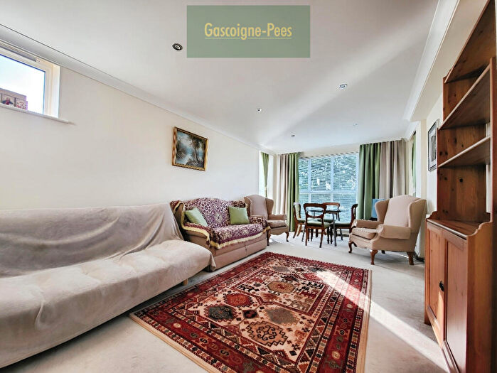 1 Bedroom Flat To Rent In Dukes Court, Farnborough, GU14