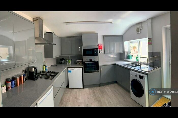5 Bedroom Terraced House To Rent In Alexandra Terrace, Brynmill, Swansea, SA2