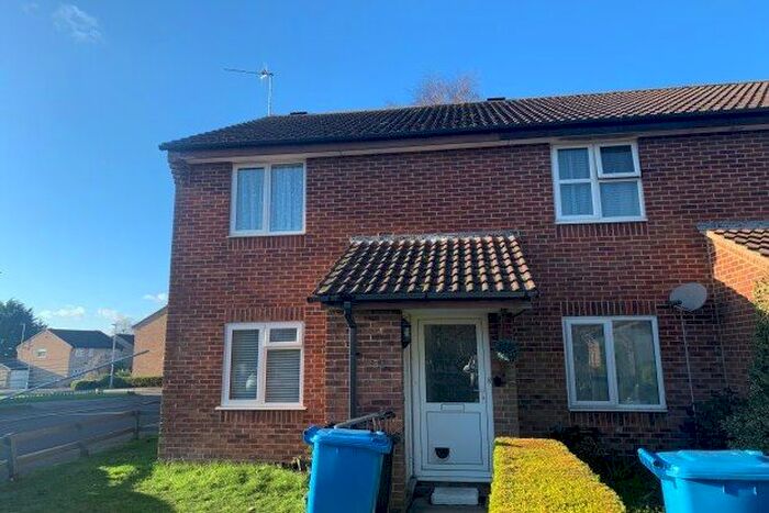 1 Bedroom Flat To Rent In Sydling Close, Poole, BH17