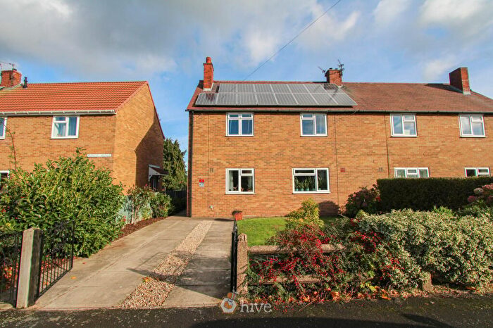 3 Bedroom Semi Detached House For Sale In Brosley Avenue, Barnby Dun, Doncaster, DN3