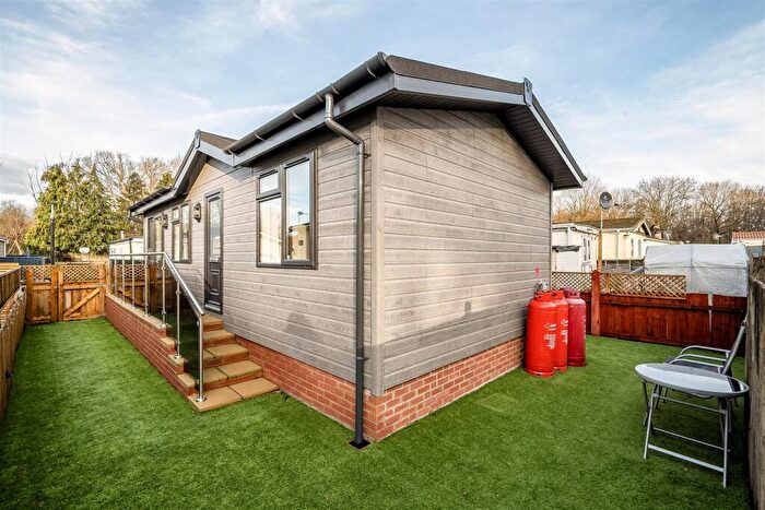 1 Bedroom Park Home For Sale In Tower Lane, Warmley, Bristol, BS30