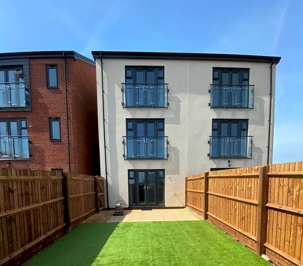 4 Bedroom Semi-Detached House To Rent In Ffordd Darwin, Barry, CF63