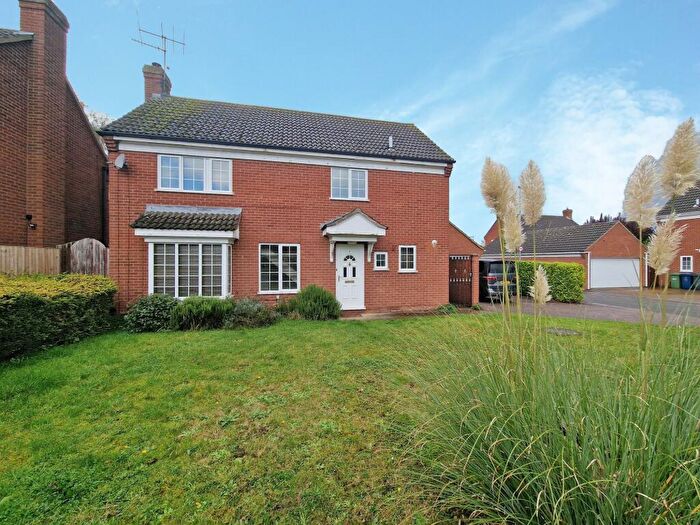4 Bedroom Detached House To Rent In Bilberry Close, Eaton Ford, PE19