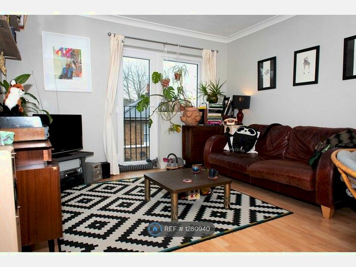 1 Bedroom Flat To Rent In Linton Grove, London SE27