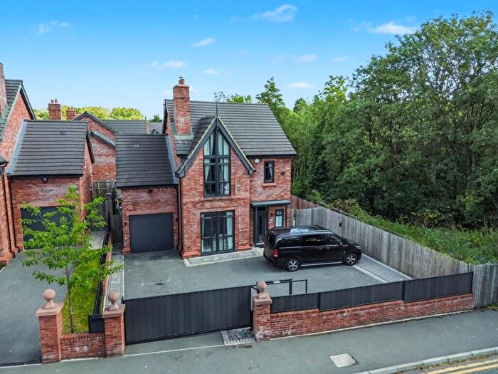 4 Bedroom Detached House For Sale In Kersal Road, Prestwich, M25