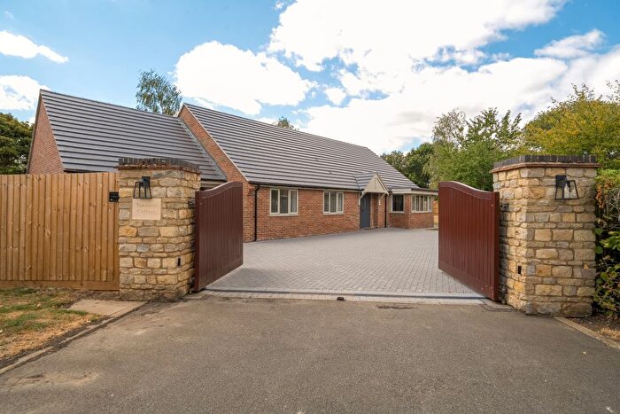 4 Bedroom Detached Bungalow For Sale In Townend Close, Croughton, NN13