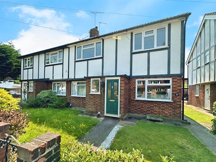 2 Bedroom Maisonette To Rent In Moor Lane, Upminster, RM14