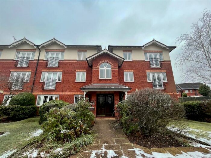 2 Bedroom Flat To Rent In Shelbourne Mews, Macclesfield, SK10